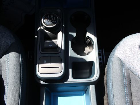 New 2025 Ford Maverick XLT w/ XLT Luxury Package FWD image 32