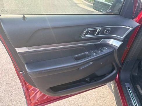 Used 2017 Ford Explorer Sport w/ Equipment Group 401A AWD/4WD image 8
