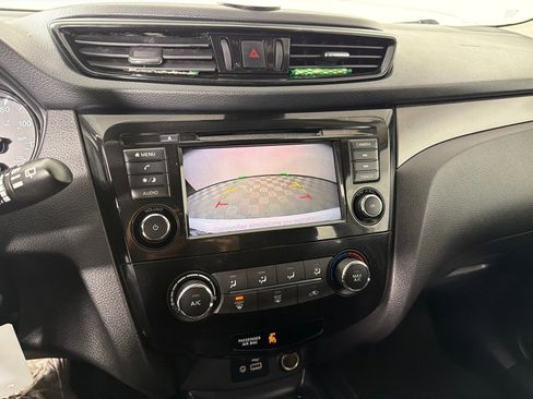 Used 2021 Nissan Rogue Sport S image 16