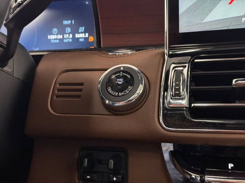Certified 2023 Lincoln Navigator L Reserve AWD/4WD image 31