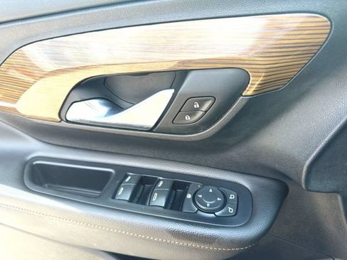 Used 2020 GMC Terrain SLE w/ Driver Convenience Package FWD image 22