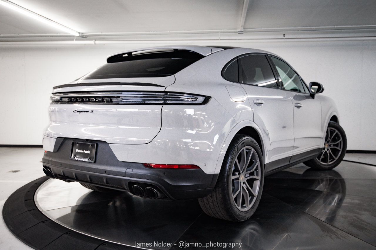 Certified 2024 Porsche Cayenne S AWD/4WD image 7