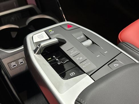 Used 2025 BMW X1 xDrive28i w/ Convenience Package image 24