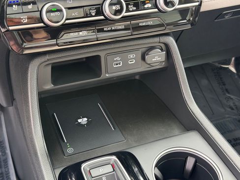 Used 2025 Honda Pilot Elite image 27