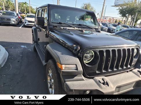 Used 2020 Jeep Wrangler Unlimited Sport AWD/4WD image 3