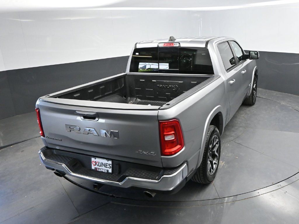 Used 2025 RAM 1500 Laramie AWD/4WD image 27
