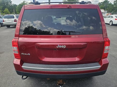 Used 2013 Jeep Patriot Latitude w/ Freedom Edition Pkg AWD/4WD image 8
