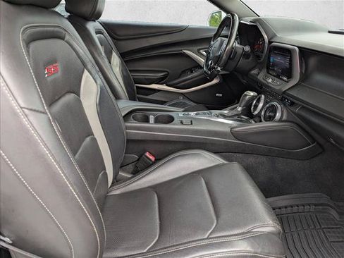 Used 2019 Chevrolet Camaro SS RWD image 27