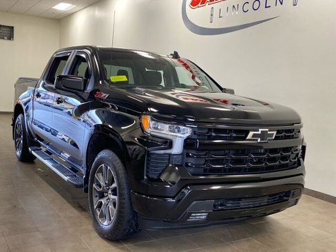 Used 2023 Chevrolet Silverado 1500 RST w/ Z71 Off-Road Package AWD/4WD image 2