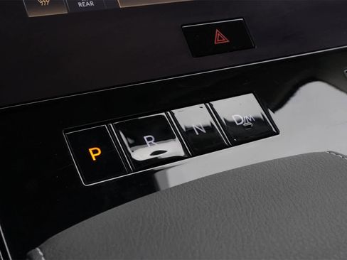 Certified 2025 INFINITI QX80 Sensory image 15