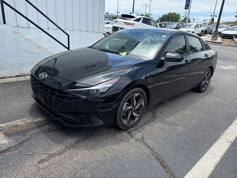 Used 2023 Hyundai Elantra SEL w/ Convenience Package FWD image 1