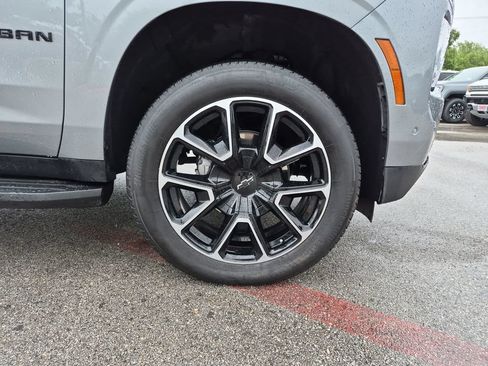 Used 2025 Chevrolet Suburban RST w/ Comfort Package AWD/4WD image 15