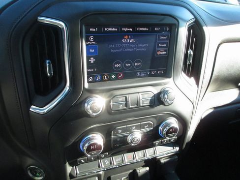 Used 2021 GMC Sierra 2500 AT4 image 22