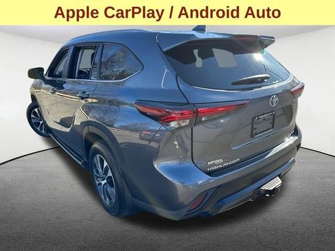 Certified 2024 Toyota Highlander XLE AWD/4WD image 9