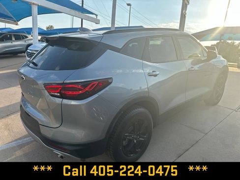 Used 2025 Chevrolet Blazer LT w/ Midnight/Sport Edition FWD image 9