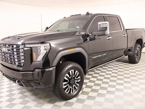 Used 2025 GMC Sierra 2500 Denali Ultimate w/ Max Trailering Package AWD/4WD image 11