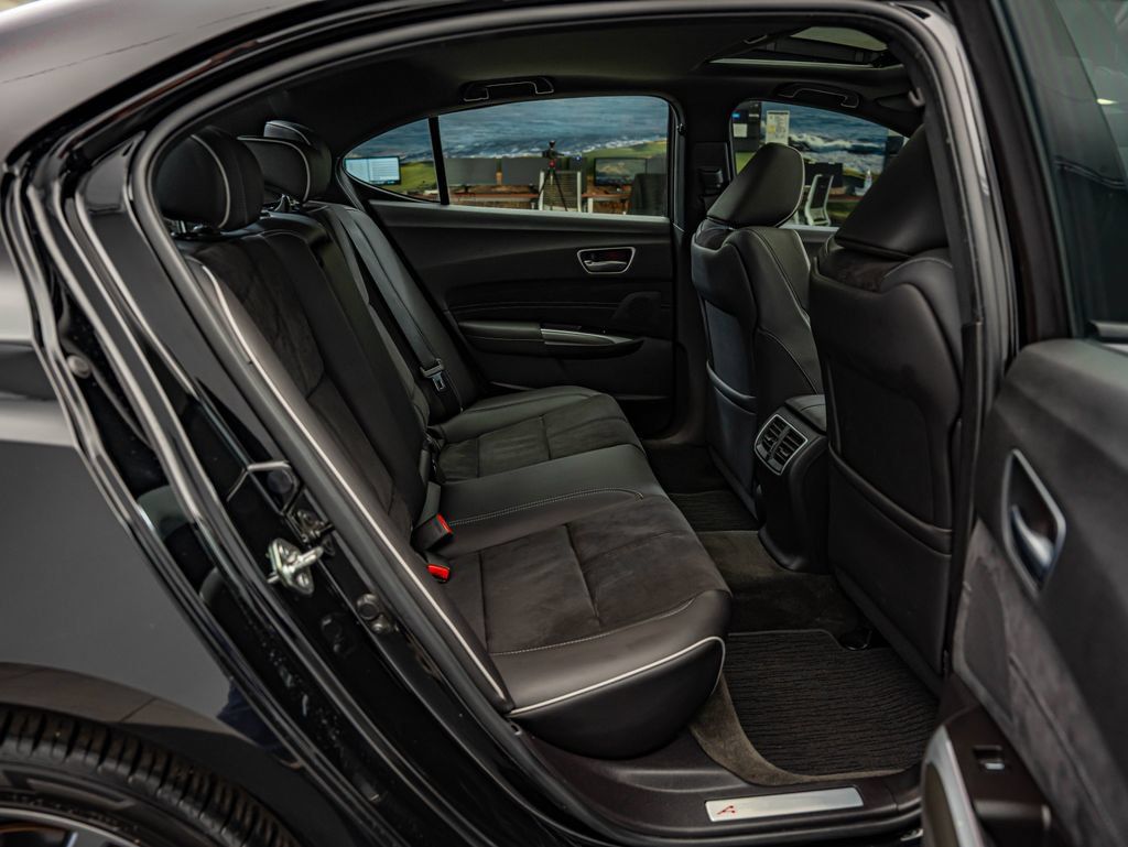 Used 2019 Acura TLX w/ Technology & A-SPEC Package FWD image 32