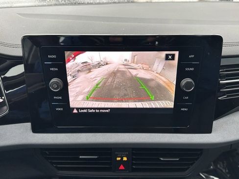 Certified 2025 Volkswagen Jetta SE image 31