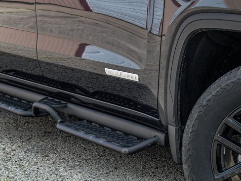 Used 2024 GMC Sierra 1500 Elevation AWD/4WD image 10