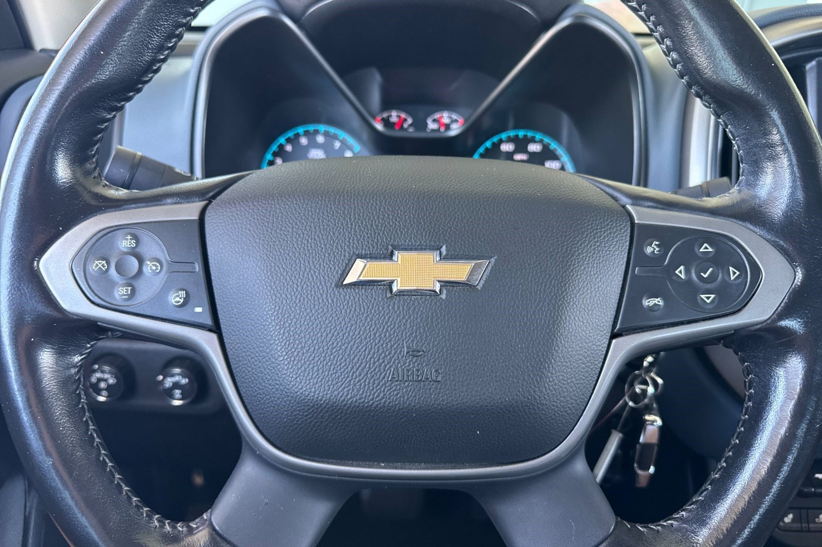 Used 2022 Chevrolet Colorado Z71 AWD/4WD image 11