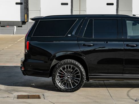 Used 2023 Cadillac Escalade V image 16