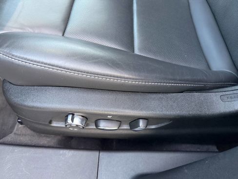 Used 2024 Cadillac XT4 Premium Luxury w/ Technology Package image 30