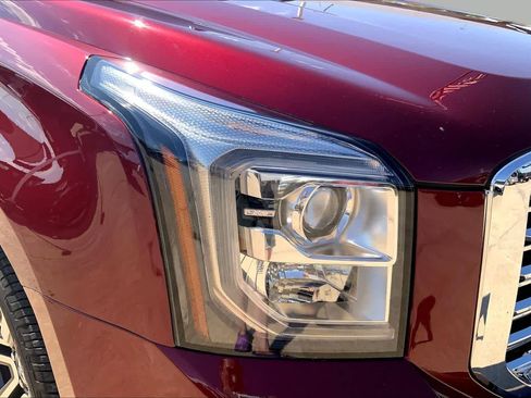 Used 2020 GMC Yukon Denali w/ Denali Premium Package AWD/4WD image 26