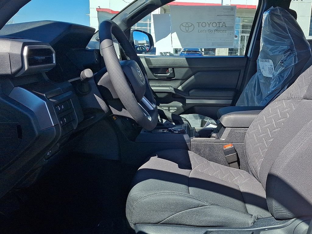Certified 2025 Toyota Tacoma SR5 w/ SR5 Upgrade Package AWD/4WD image 6