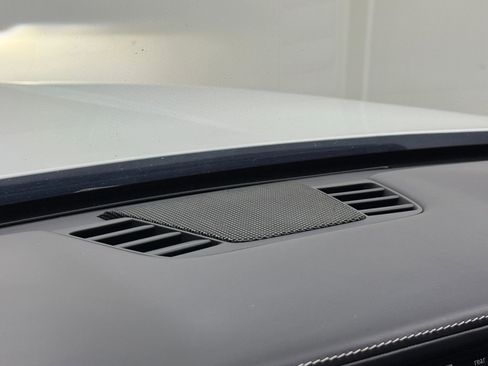 Used 2020 Rolls-Royce Cullinan image 24