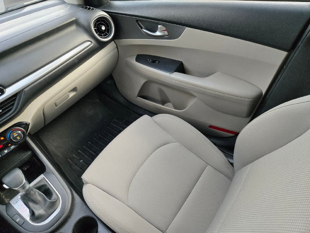 Used 2019 Kia Forte LXS FWD image 13