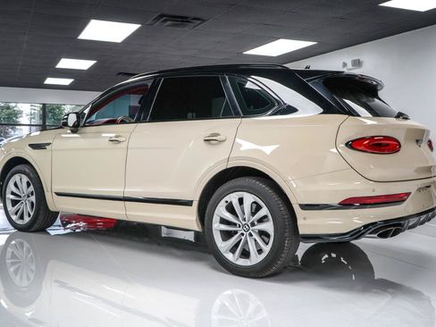Used 2021 Bentley Bentayga AWD/4WD image 4