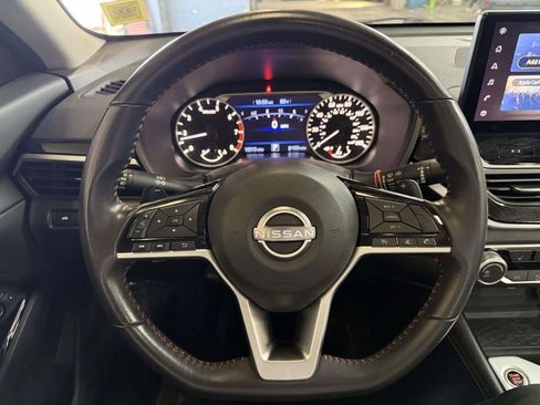 Used 2024 Nissan Altima 2.5 SR w/ SR Premium Package AWD/4WD image 9