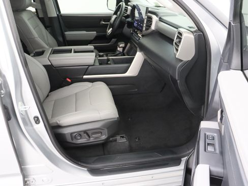 Used 2022 Toyota Tundra Limited w/ Power Package AWD/4WD image 39
