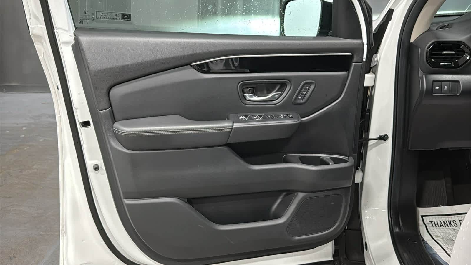 Used 2025 Honda Pilot EX-L image 9
