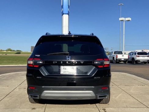 Used 2025 Honda Pilot Elite image 10