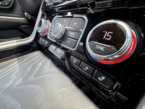 Used 2021 GMC Yukon Denali w/ Denali Premium Package AWD/4WD image 82