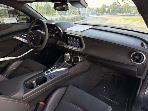 Used 2019 Chevrolet Camaro ZL1 RWD image 18