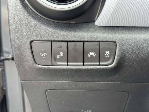 Used 2020 Hyundai Kona SEL Plus FWD image 19