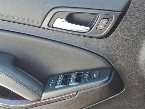 Used 2020 GMC Yukon SLT w/ Open Road Package image 19