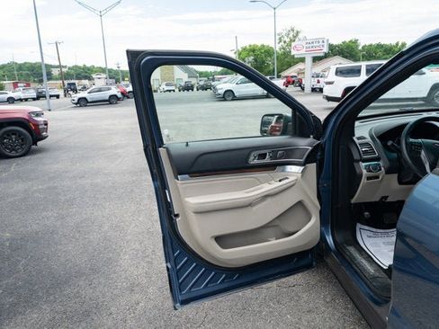 Used 2019 Ford Explorer Limited w/ Class III Trailer Tow Package FWD image 10
