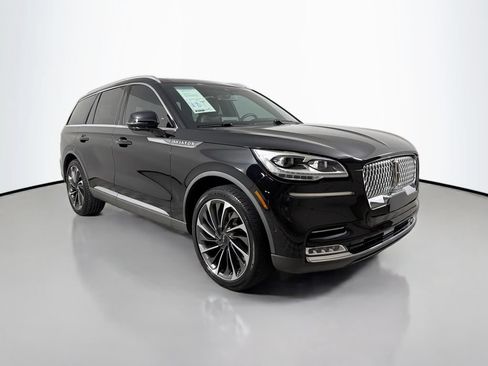 Used 2021 Lincoln Aviator Reserve w/ Equipment Group 202A AWD/4WD image 3