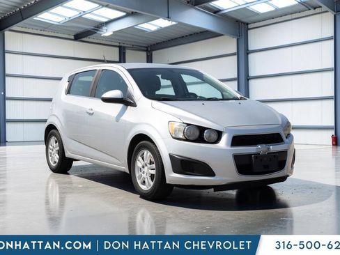 Used 2016 Chevrolet Sonic LT FWD image 23