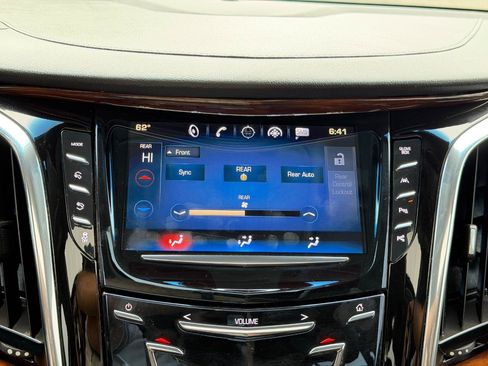 Used 2017 Cadillac Escalade Luxury AWD/4WD image 76