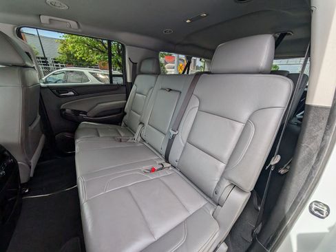 Used 2020 Chevrolet Suburban LT image 18