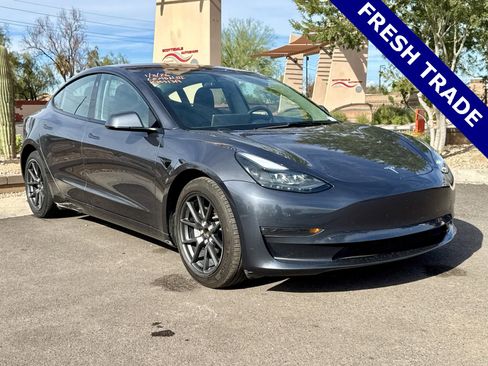 Used 2023 Tesla Model 3 Standard Range image 1