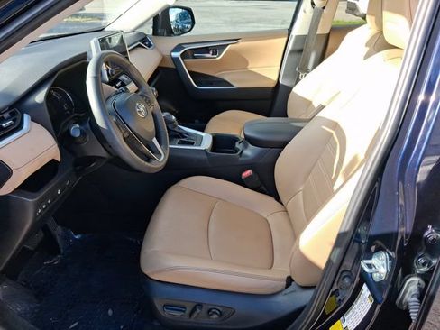 Used 2023 Toyota RAV4 XLE Premium FWD image 12