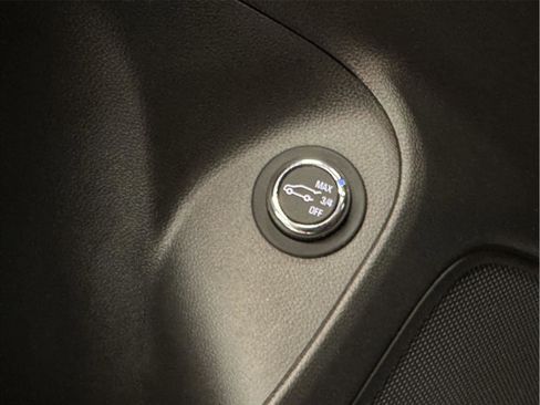 Used 2023 Buick Encore GX Essence w/ Experience Buick Package image 34