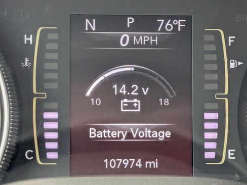 Used 2019 Jeep Cherokee Latitude Plus w/ Comfort/Convenience Group AWD/4WD image 14