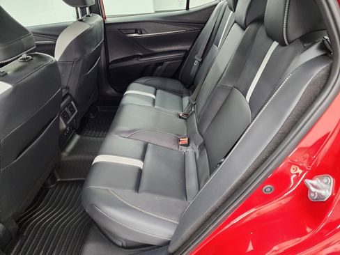 Used 2025 Toyota Camry SE image 9