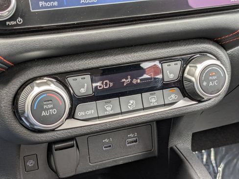 Used 2024 Nissan Versa SR FWD image 21